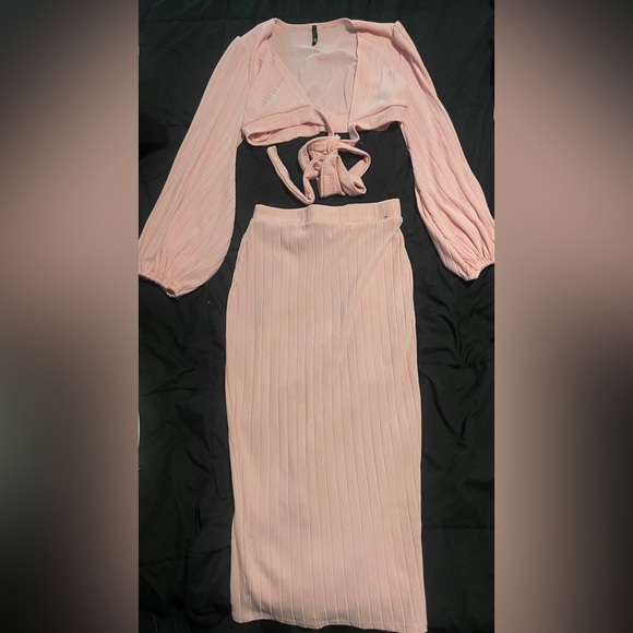 Dresses & Skirts - Elegant Pink Pleated Skirt